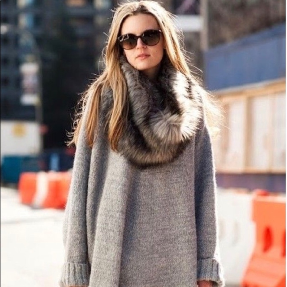 Faux fur infinity scarf 🧣